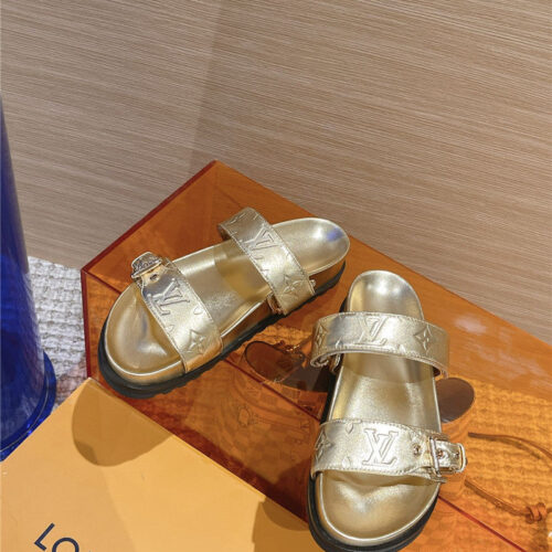 High Quality Luxury Louis Vuitton New Embossed Sandals And Slippers alternate view
