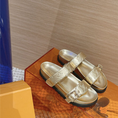 High Quality Luxury Louis Vuitton New Embossed Sandals And Slippers product detail