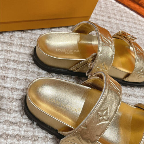 High Quality Luxury Louis Vuitton New Embossed Sandals And Slippers product detail