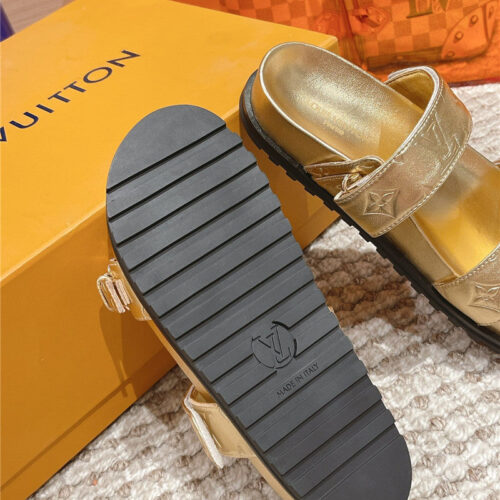 High Quality Luxury Louis Vuitton New Embossed Sandals And Slippers product detail