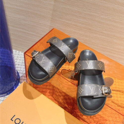 High Quality Luxury Louis Vuitton New Embossed Sandals And Slippers – Style 92867 alternate view
