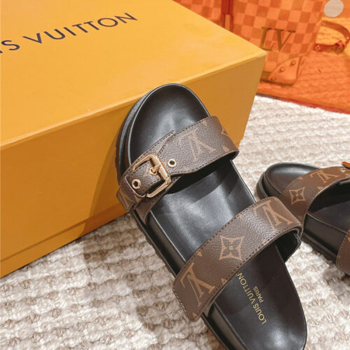 High Quality Luxury Louis Vuitton New Embossed Sandals And Slippers – Style 92867 product detail