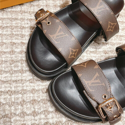 High Quality Luxury Louis Vuitton New Embossed Sandals And Slippers – Style 92867 product detail