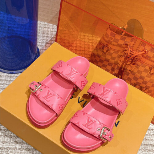 High Quality Luxury Louis Vuitton New Embossed Sandals And Slippers – Style 25635