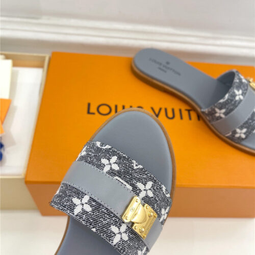 High Quality Luxury Louis Vuitton Spring And Summer New Metal Buckle Slippers – Style 27683 product detail