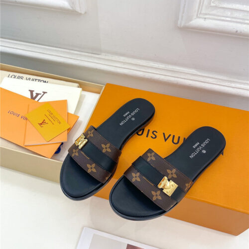 High Quality Luxury Louis Vuitton Spring And Summer New Metal Buckle Slippers