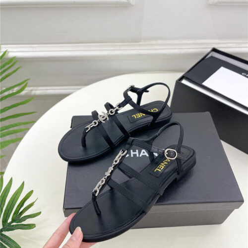 High Quality Luxury Chanel Double C Chain Pinch Sandals alternate view