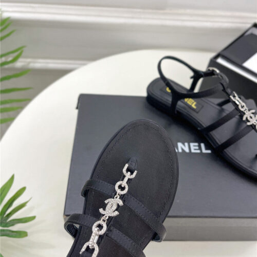 High Quality Luxury Chanel Double C Chain Pinch Sandals product detail