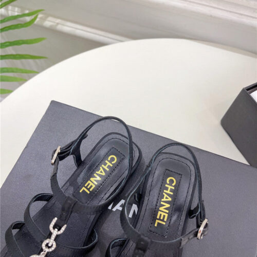 High Quality Luxury Chanel Double C Chain Pinch Sandals product detail