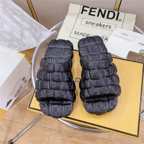 High Quality Luxury Fendi Environmentally Friendly Rubber Couple Slippers product detail