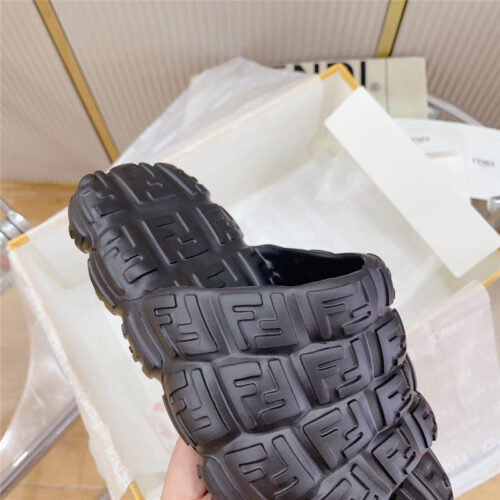 High Quality Luxury Fendi Environmentally Friendly Rubber Couple Slippers product detail