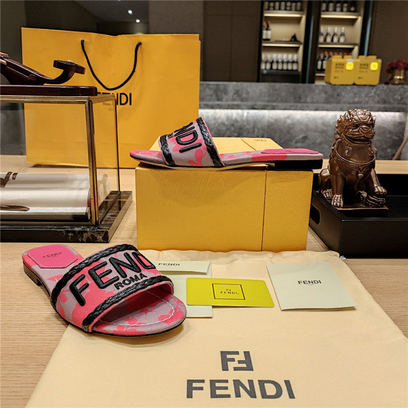 High Quality Luxury Fendi Embroidered “Fendi” Large English Logo Logo Slippers product detail