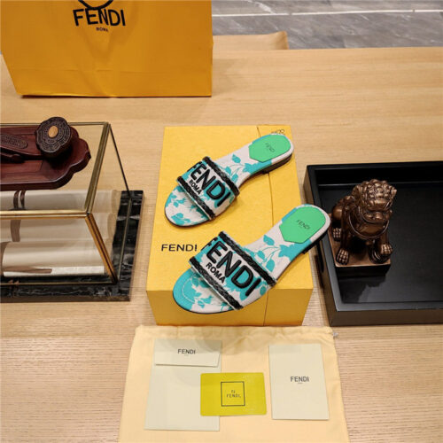 High Quality Luxury Fendi Embroidered “Fendi” Large English Logo Logo Slippers – Style 94035 product detail