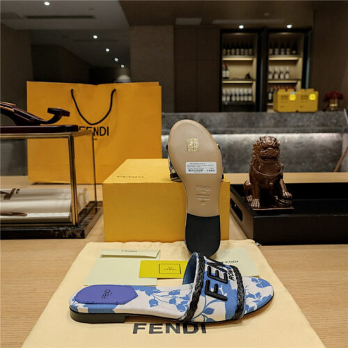 High Quality Luxury Fendi Embroidered “Fendi” Large English Logo Logo Slippers – Style 18323 product detail