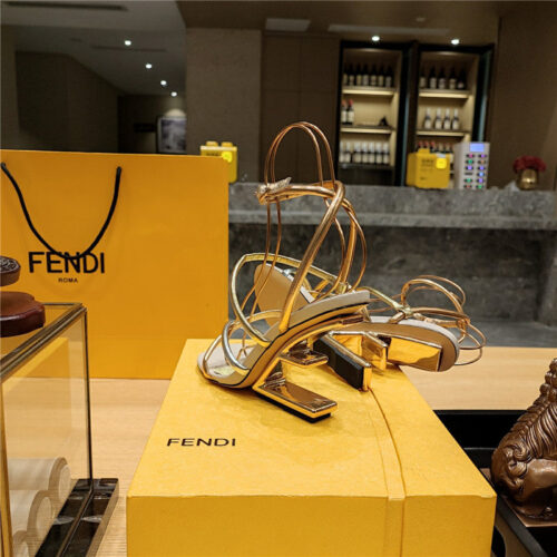 High Quality Luxury Fendi Patchwork Strap First Pumps product detail