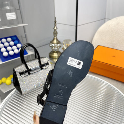 High Quality Luxury Hermes Pig Nose Sandals – Style 45411 product detail