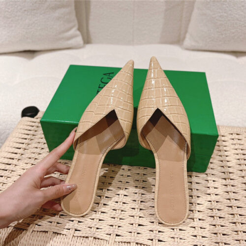 High Quality Luxury Bottega Veneta V-Collar Pointy Toe Slides product detail