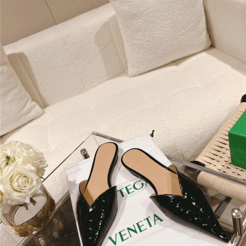 High Quality Luxury Bottega Veneta V-Collar Pointy Toe Slides – Style 60678 product detail