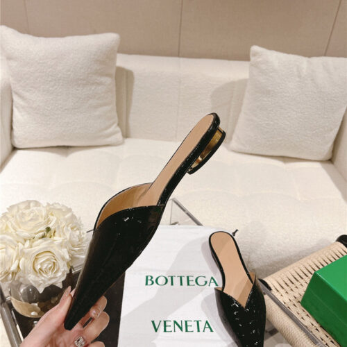 High Quality Luxury Bottega Veneta V-Collar Pointy Toe Slides – Style 60678 alternate view