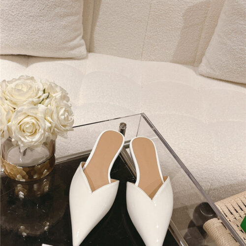 High Quality Luxury Bottega Veneta V-Collar Pointy Toe Slides – Style 24518 product detail