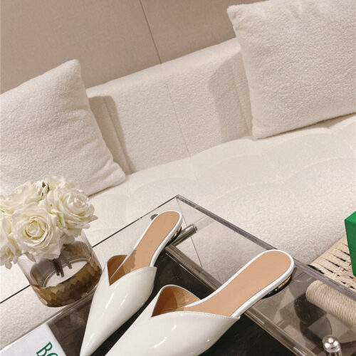 High Quality Luxury Bottega Veneta V-Collar Pointy Toe Slides – Style 24518