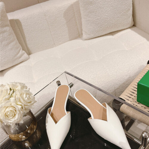 High Quality Luxury Bottega Veneta V-Collar Pointy Toe Slides – Style 24518 product detail