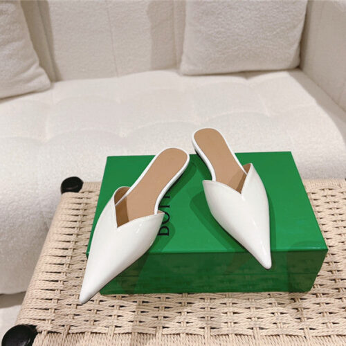 High Quality Luxury Bottega Veneta V-Collar Pointy Toe Slides – Style 24518 product detail