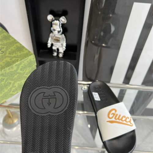 High Quality Luxury Gucci Couple’s Unisex Good Game Slippers – Style 93907 product detail