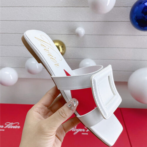 High Quality Luxury Roger Vivier Embroidered Buckle Mules – Style 27572 product detail