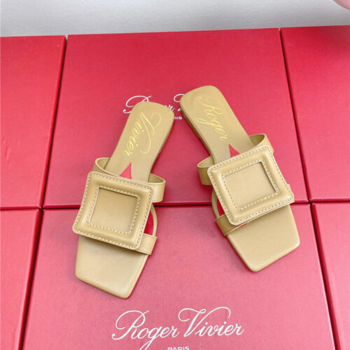 High Quality Luxury Roger Vivier Embroidered Buckle Mules – Style 91412 alternate view