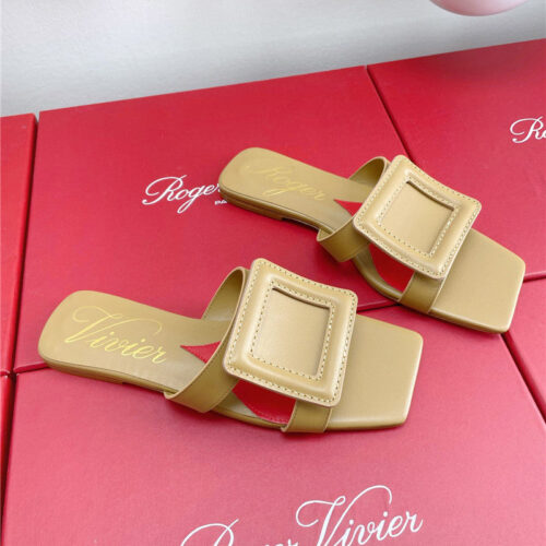 High Quality Luxury Roger Vivier Embroidered Buckle Mules – Style 91412