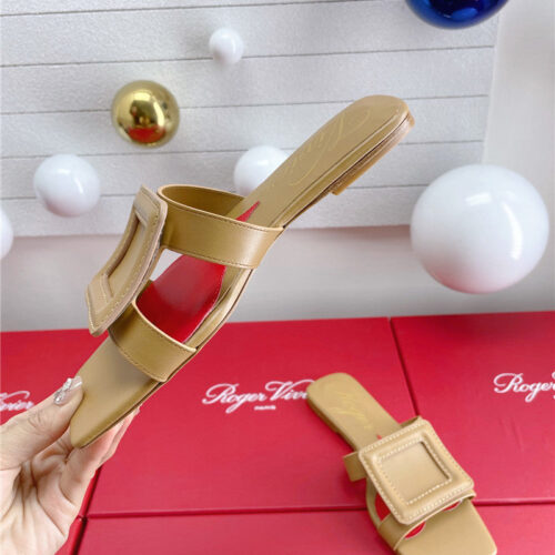 High Quality Luxury Roger Vivier Embroidered Buckle Mules – Style 91412 product detail