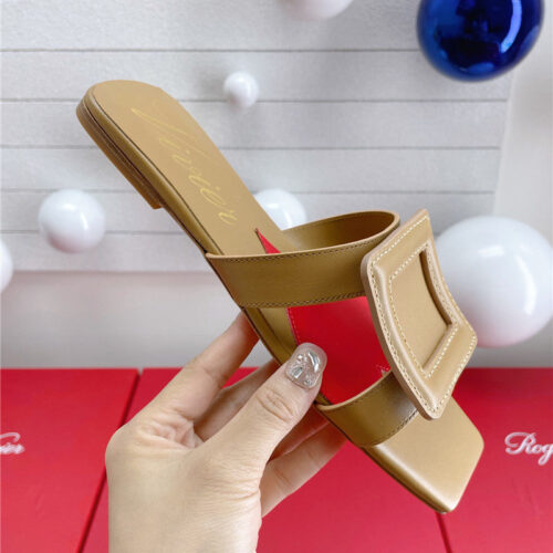 High Quality Luxury Roger Vivier Embroidered Buckle Mules – Style 91412 product detail