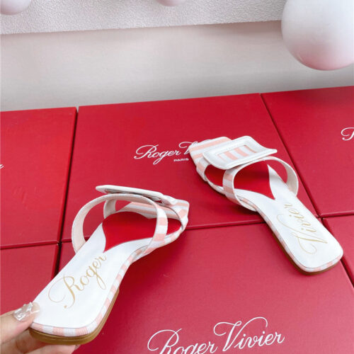 High Quality Luxury Roger Vivier Embroidered Buckle Mules – Style 88020 product detail