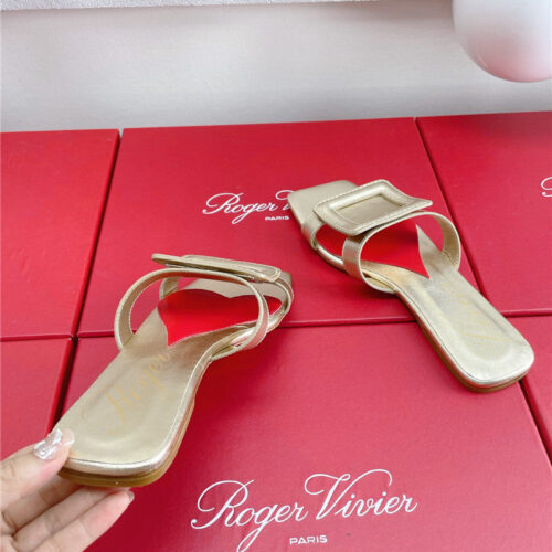 High Quality Luxury Roger Vivier Embroidered Buckle Mules – Style 84628 product detail
