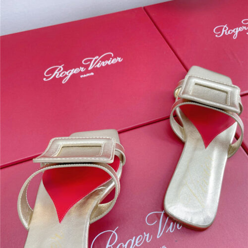 High Quality Luxury Roger Vivier Embroidered Buckle Mules – Style 84628 product detail