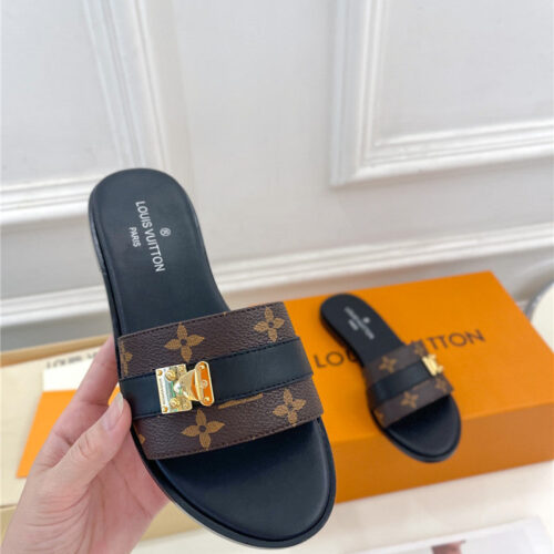 High Quality Luxury Louis Vuitton Metal Buckle Slippers – Style 57315 alternate view