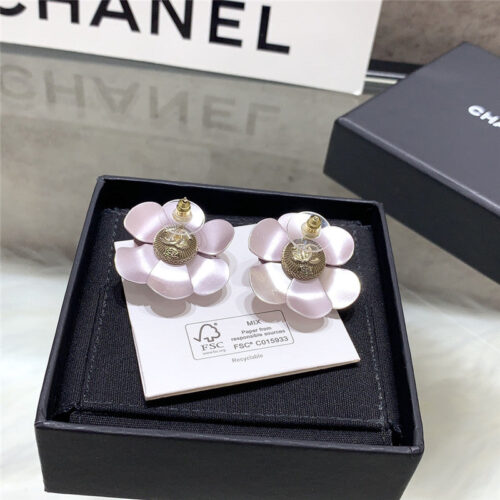 High Quality Luxury Chanel 23C Pink Camellia Earrings product detail