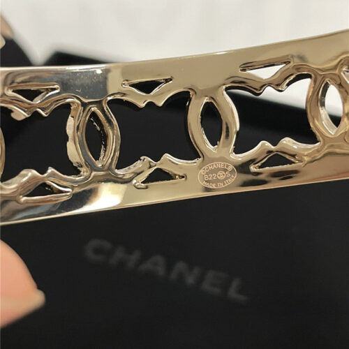 High Quality Luxury Chanel Smooth Bracelet product detail