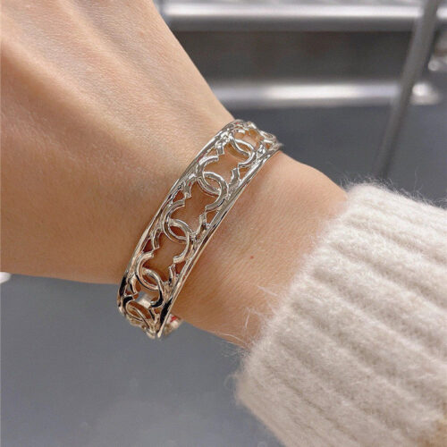 High Quality Luxury Chanel Smooth Bracelet alternate view