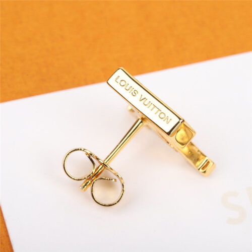 High Quality Luxury Louis Vuitton Pink Suit Earrings product detail