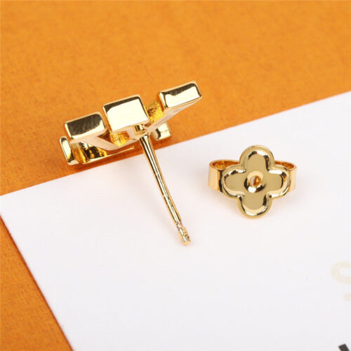 High Quality Luxury Louis Vuitton Pink Suit Earrings product detail