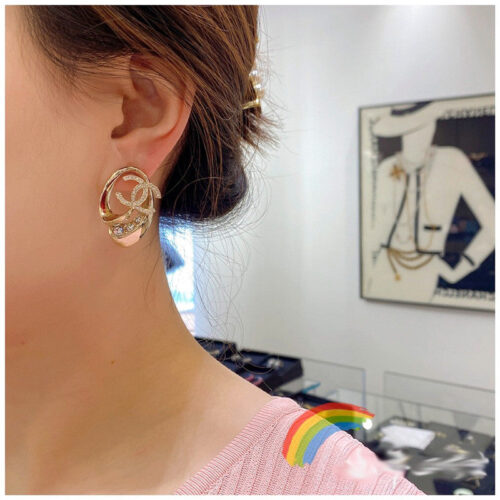 High Quality Luxury Chanel 23S Double C Earrings alternate view