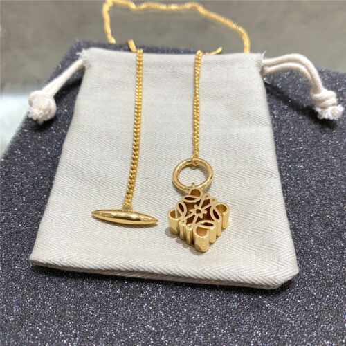 High Quality Luxury Loewe Silk Cube Pendant Necklace product detail
