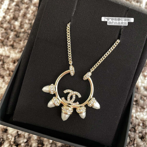 High Quality Luxury Chanel Pearl Stud Necklace alternate view