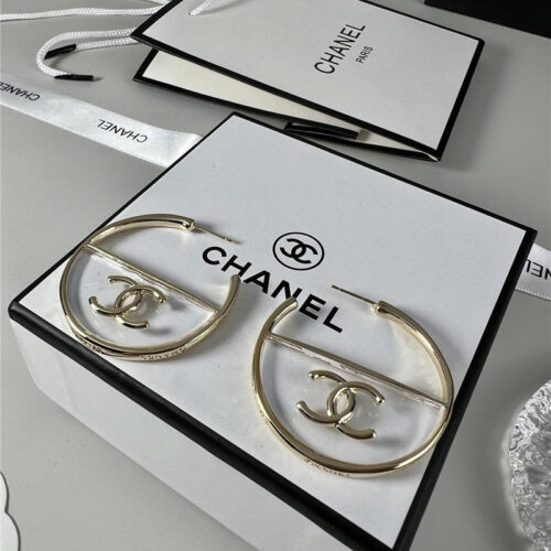 High Quality Luxury Chanel Spring And Summer New Earrings product detail