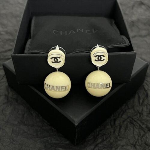 High Quality Luxury Chanel Second Hand Earrings alternate view