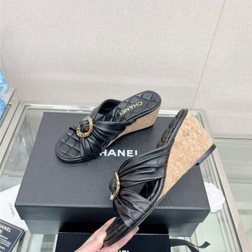 High Quality Luxury Chanel Cross Strap Round Buckle Slippers alternate view