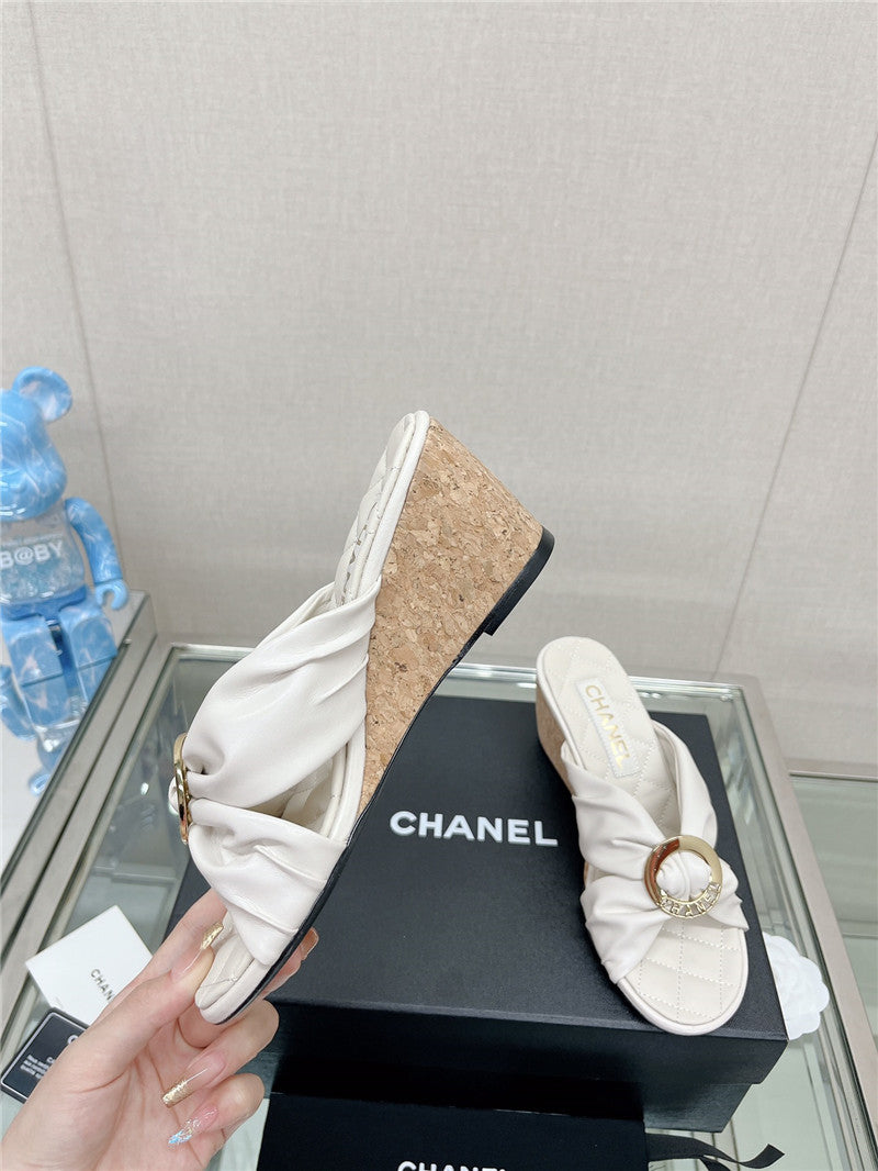 High Quality Luxury Chanel Cross Strap Round Buckle Slippers – Style 62182 product detail