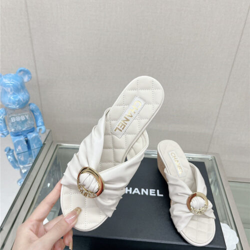 High Quality Luxury Chanel Cross Strap Round Buckle Slippers – Style 62182 product detail